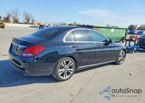 2018 Mercedes-Benz C 300 из США, поврежденный, VIN 55SWF4JB9JU242495